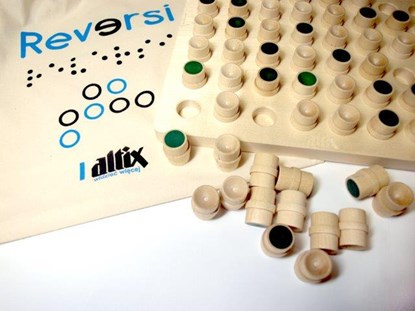Picture of Reversi, tactile board game