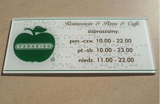 Obrazek Etykiety i tabliczki z napisami brajlowskimi oraz QR